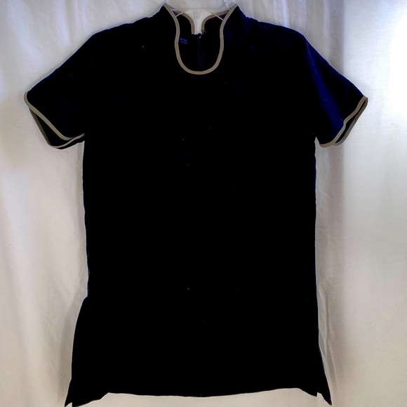 Luxury Spa Tunic Top Size: Small - Picture 2 of 13